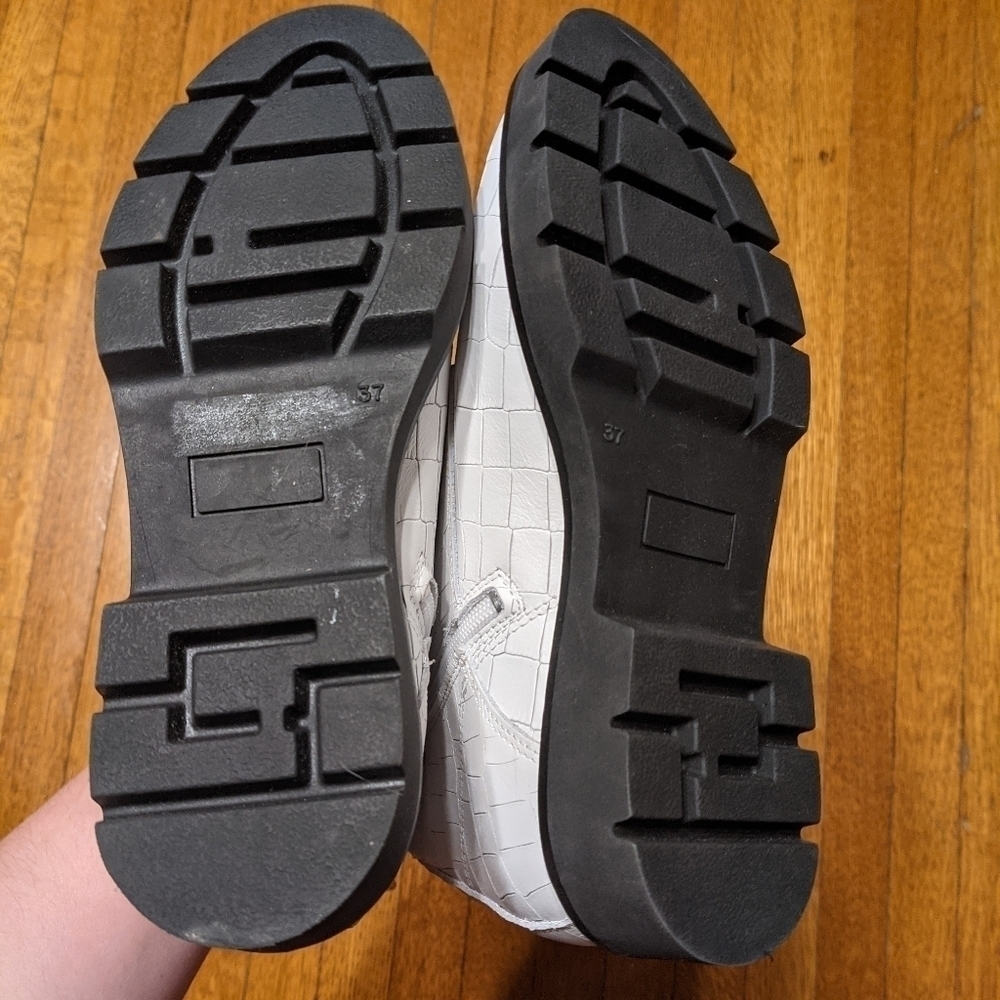 New L'intervalle | Gene White Croco Leather Boots — image 7 of 7